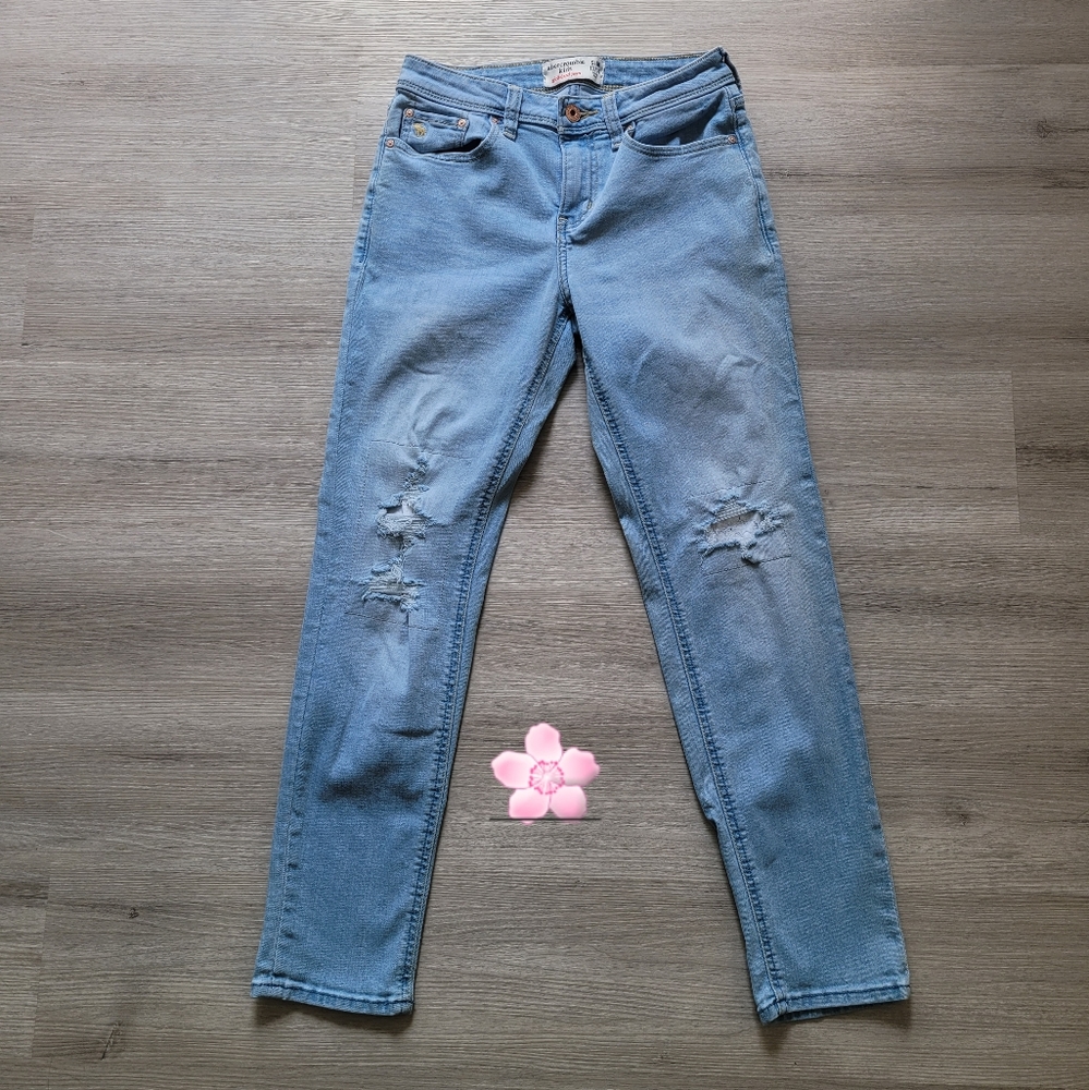 🌸 Girls Abercrombie Kids Light Wash Distressed Girlfriend Jeans Size 13/14 Slim